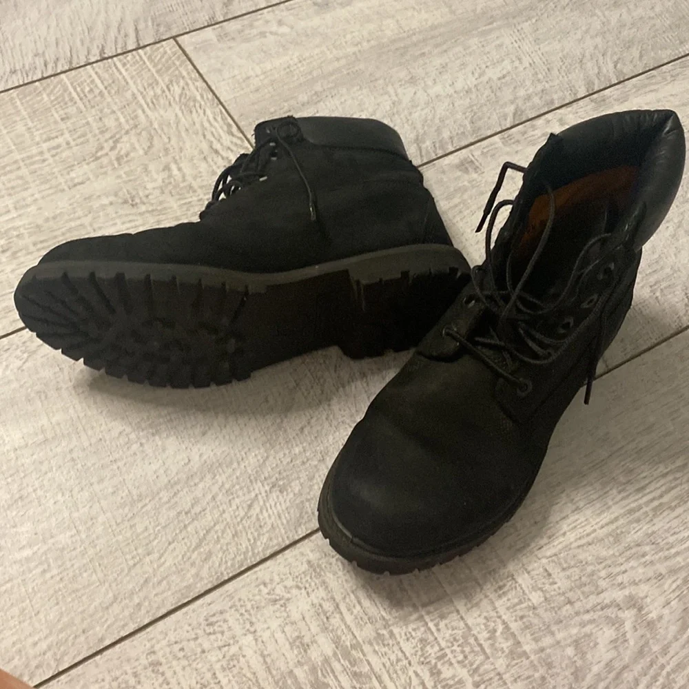 Timberland black lace up boots size US 10 women’s - Picture 2 of 5